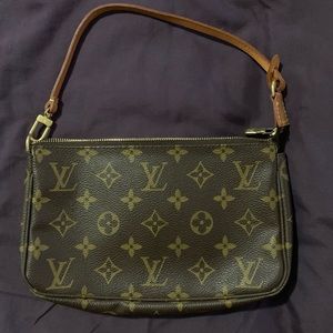 Louis Vuitton Pouchette